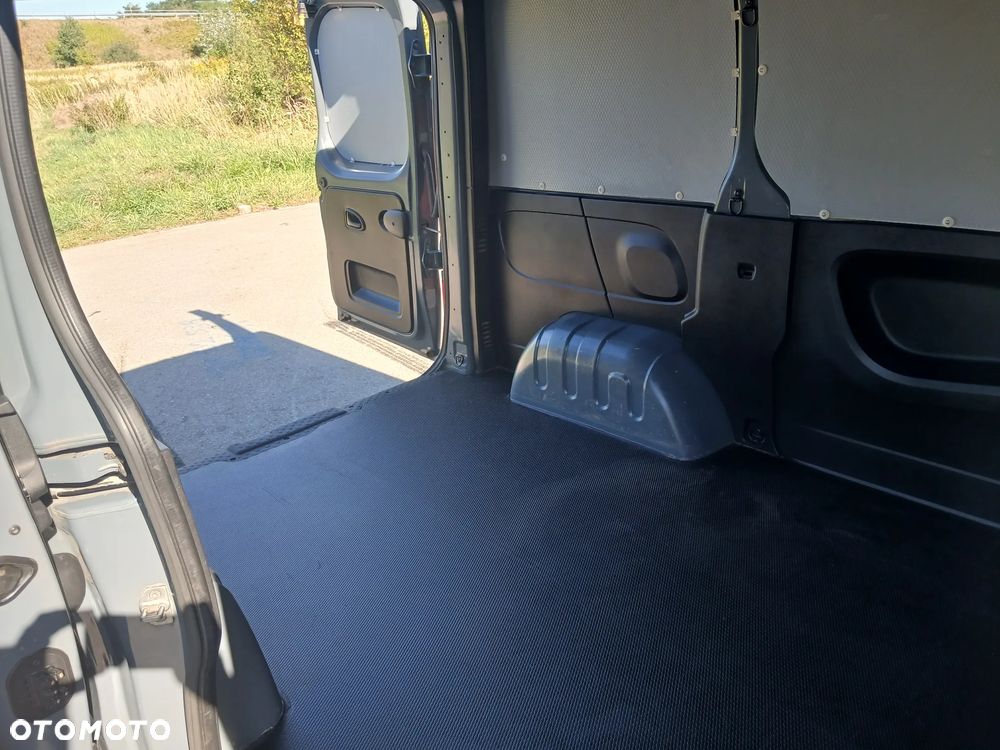 Renault TRAFIC - 22
