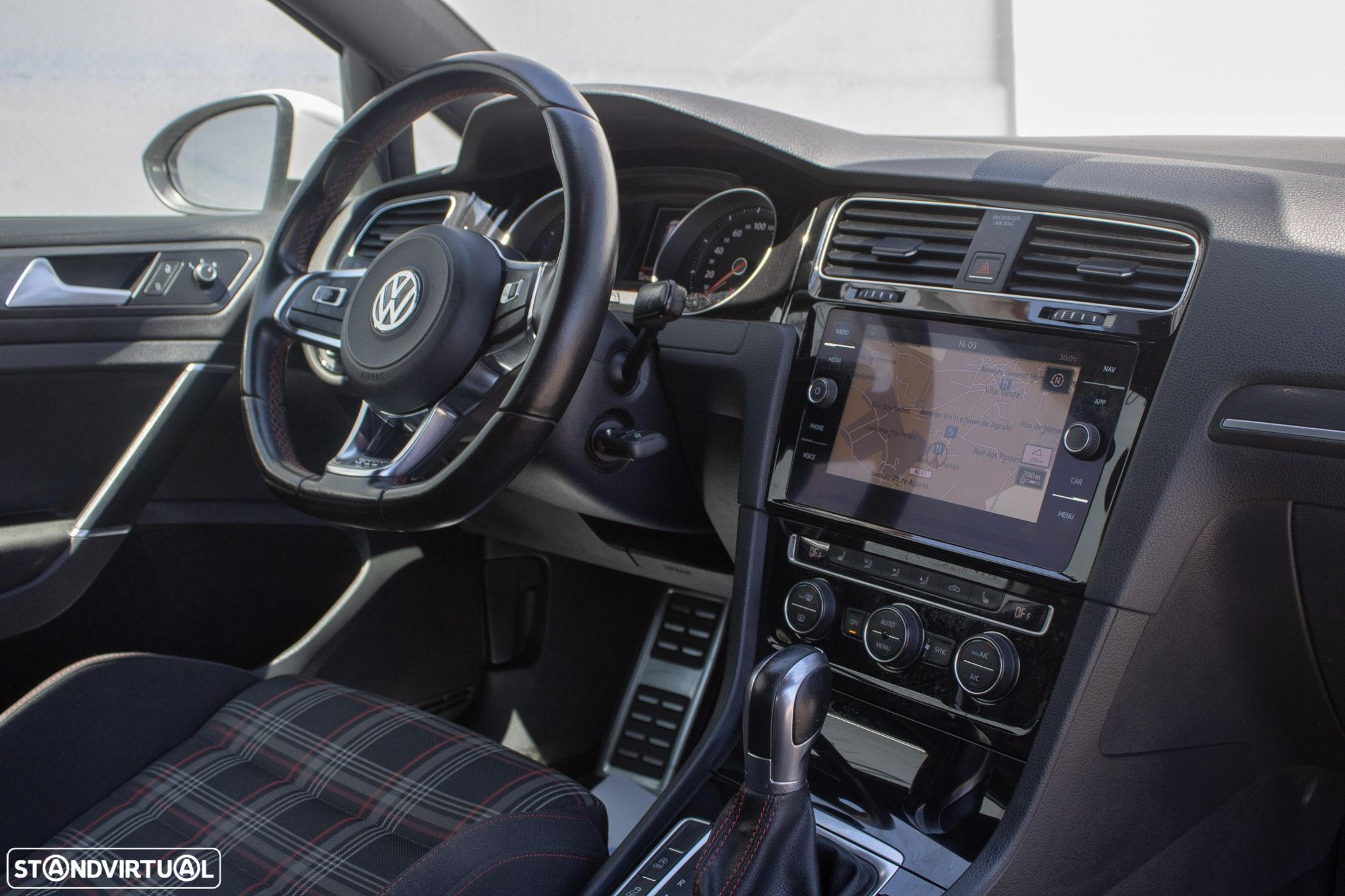 VW Golf GTI (BlueMotion ) DSG - 14