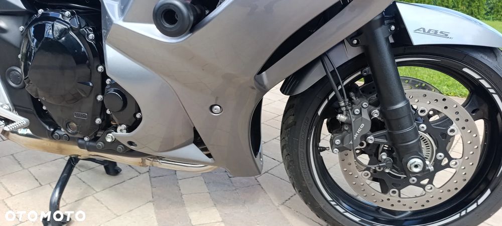 Suzuki GSX - 28