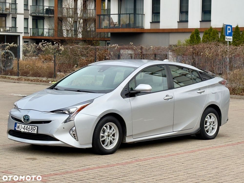 Toyota Prius 1.8 HSD Prestige - 8
