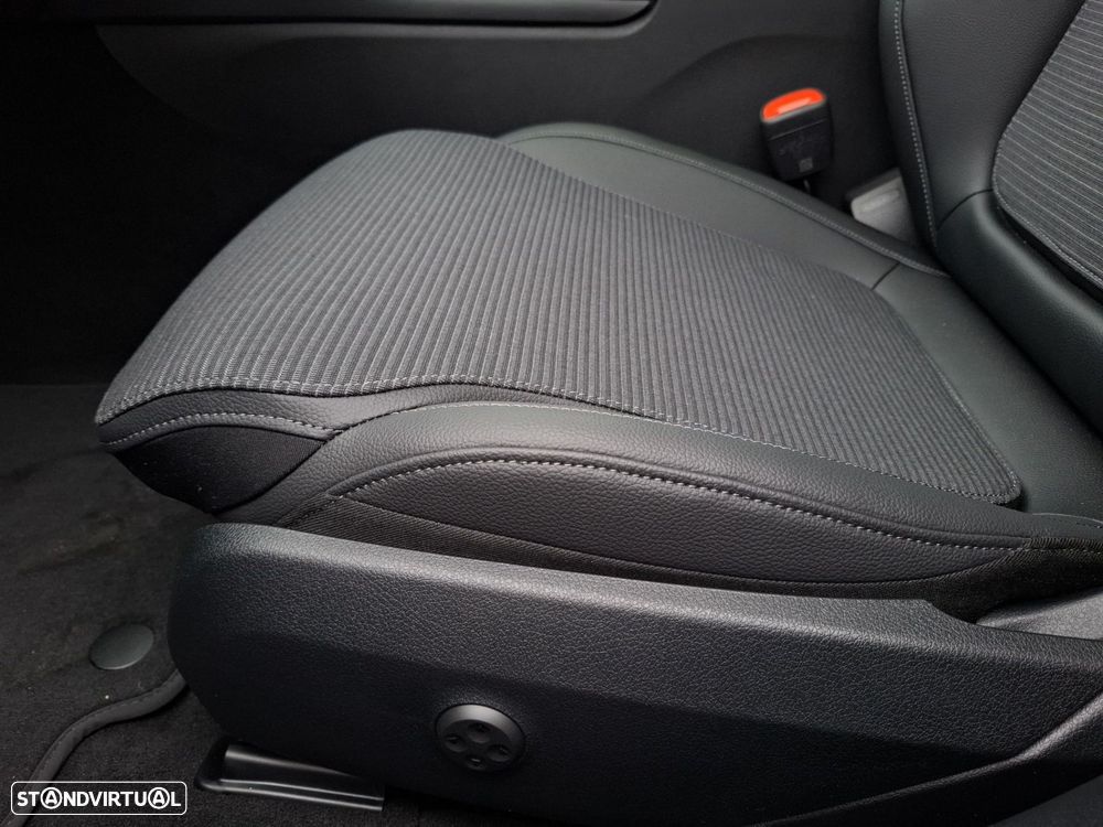 Mercedes-Benz C 300 e Avantgarde - 15