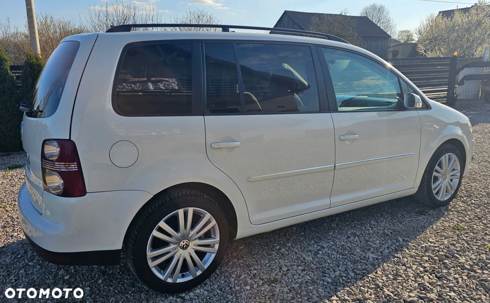 Volkswagen Touran - 3