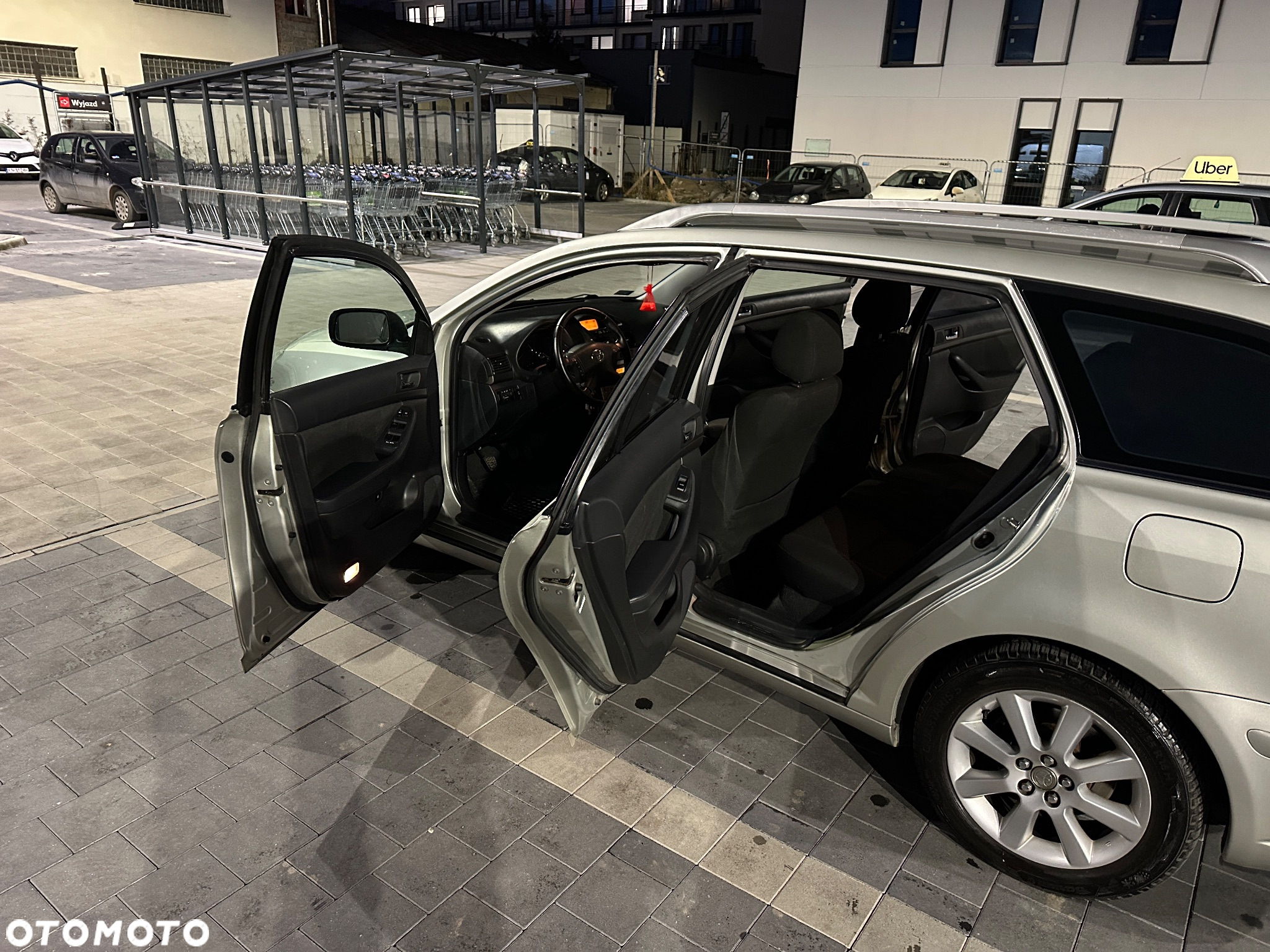 Toyota Avensis - 9