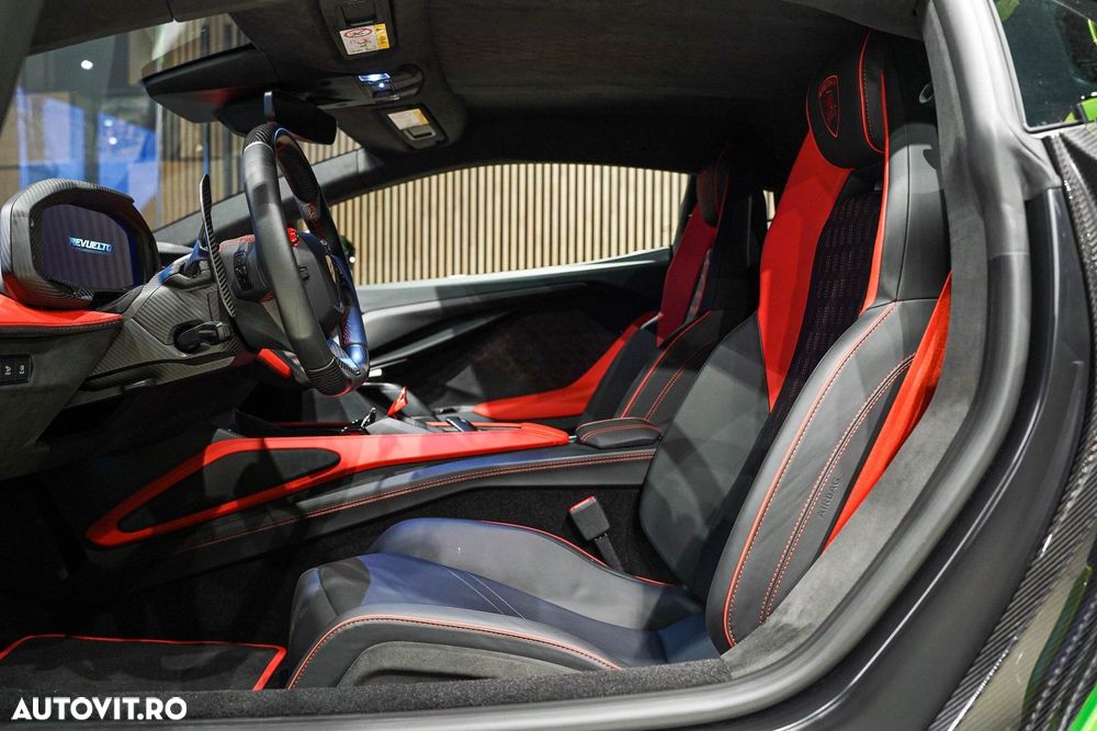 Lamborghini Revuelto - 18