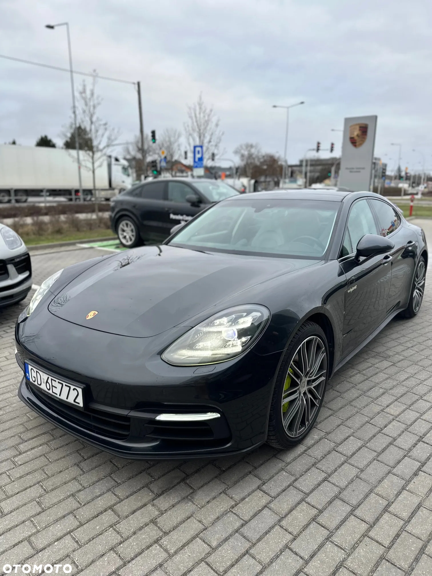 Porsche Panamera - 4