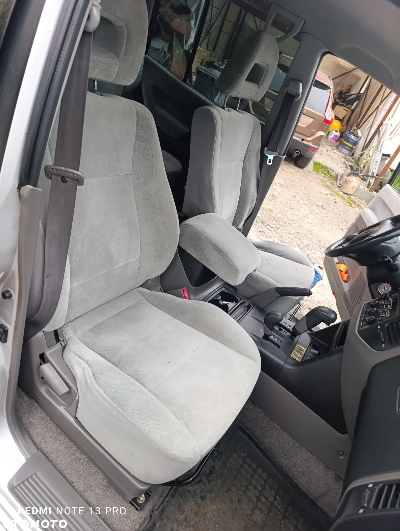Mitsubishi Pajero - 37