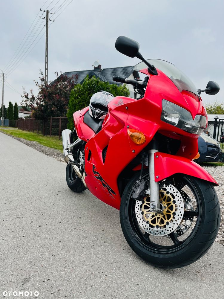 Honda VFR - 9