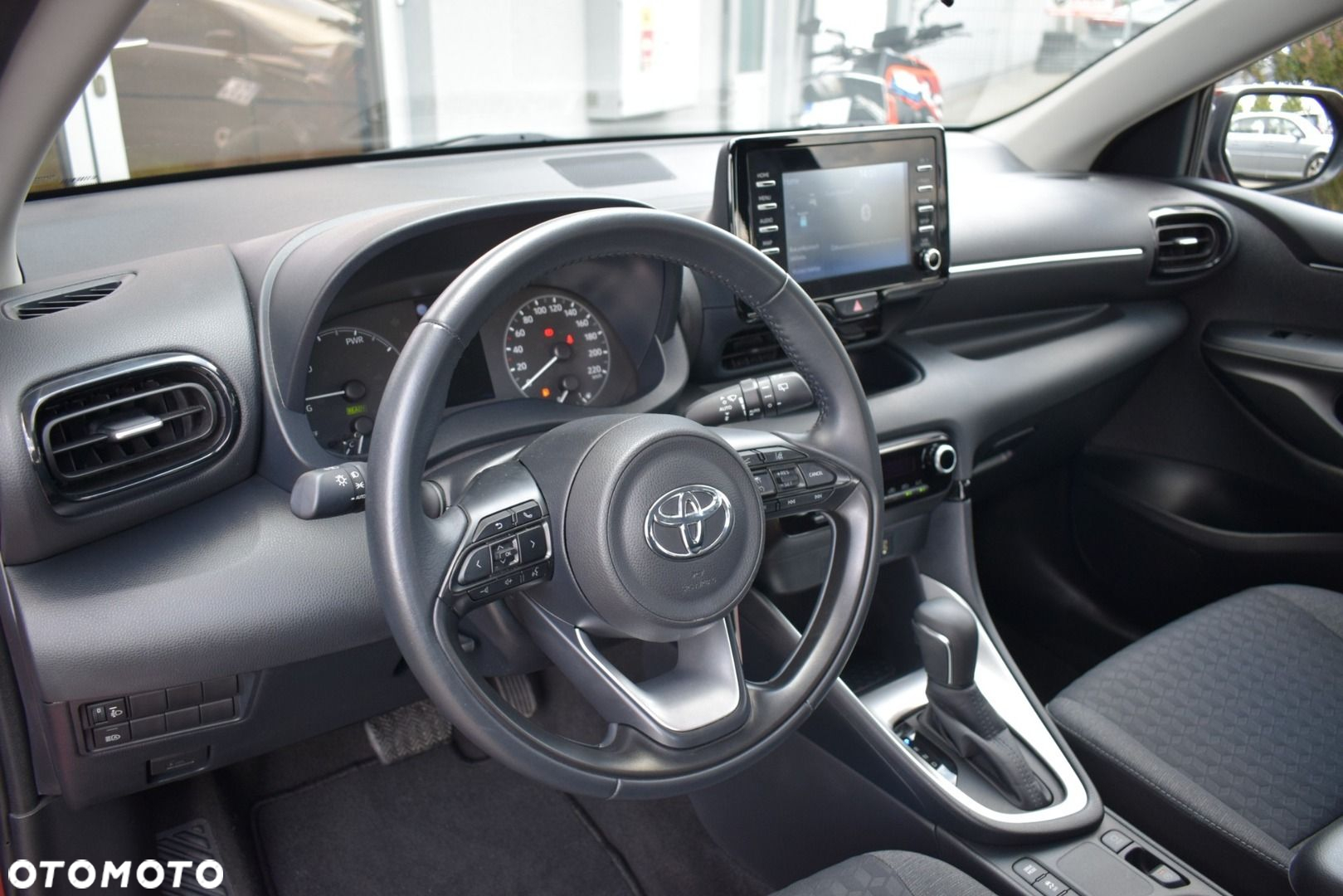 Toyota Yaris - 11