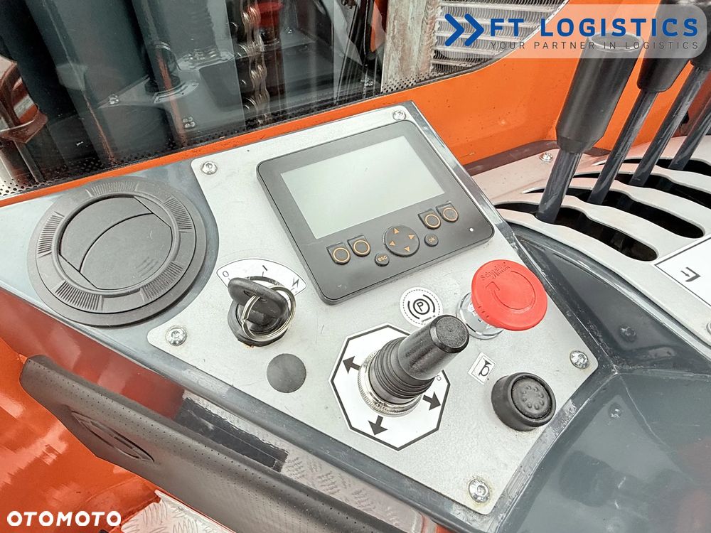 Combilift WÓZEK CZTEROKIERUNKOWY - WIELOKIERUNKOWY | COMBILIFT C4000 | DIESEL | TRIPLEX 6800MM | POZYCJONER WIDEŁ | OGRZEWANIE + KLIMATYZACJA | STAN IDEALNY | Szeroka oferta wózków czterokierunkowych i bocznych, dopasowanych do różnorodnych potrzeb i zastosowań - 17