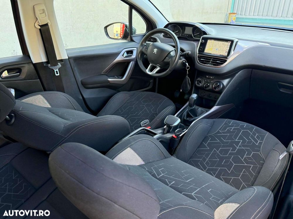 Peugeot 2008 1.2 VTi Active - 4