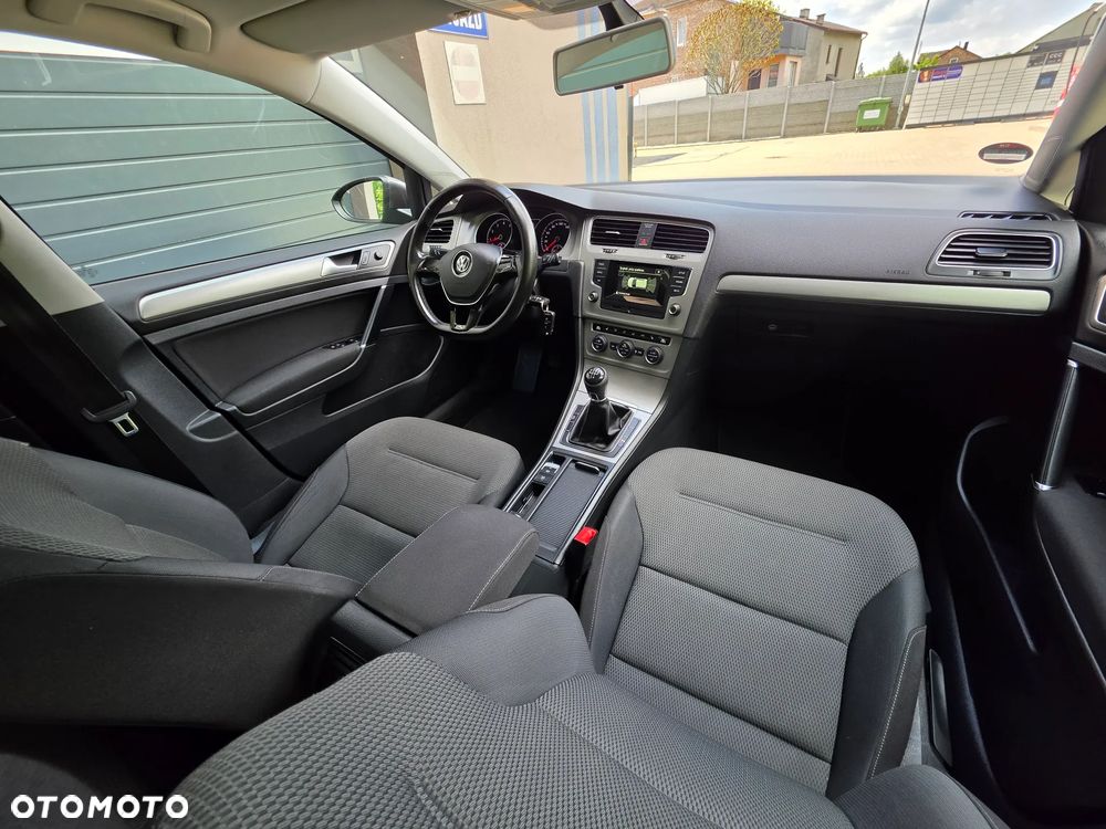 Volkswagen Golf - 8