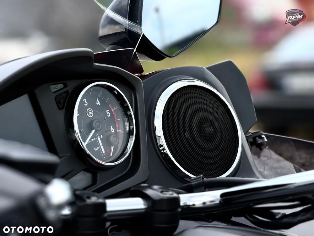 Yamaha Venture - 30