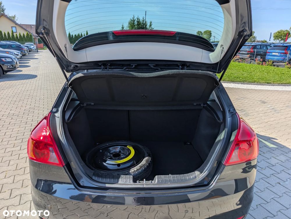 Kia Ceed ver-1-6-silver-x - 38