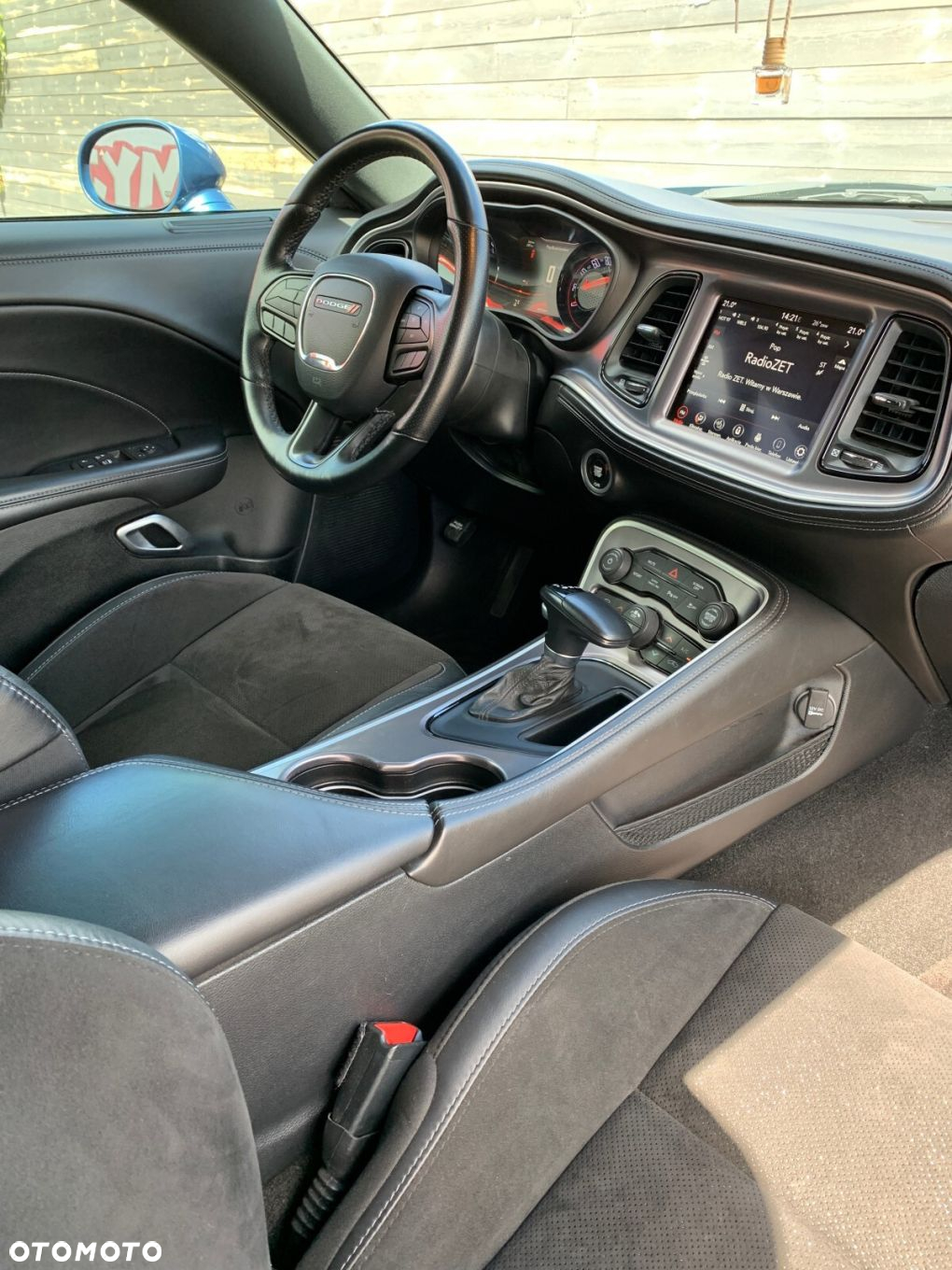 Dodge Challenger - 28