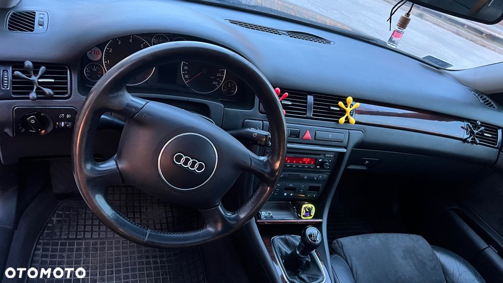 Audi A6 Avant 2.4 - 6