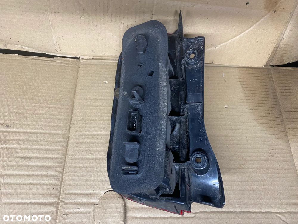LAMPA TYLNA PRAWA LIFT NISSAN MICRA K12 - 4