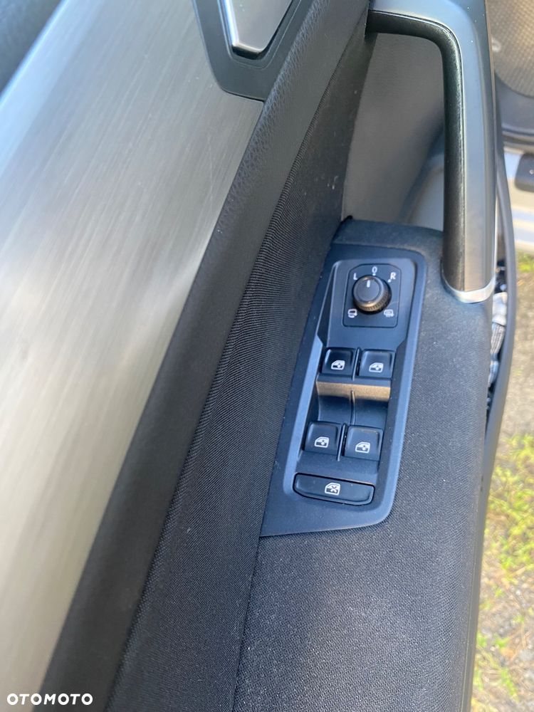 Volkswagen Touran 2.0 TDI BMT Comfortline DSG - 15