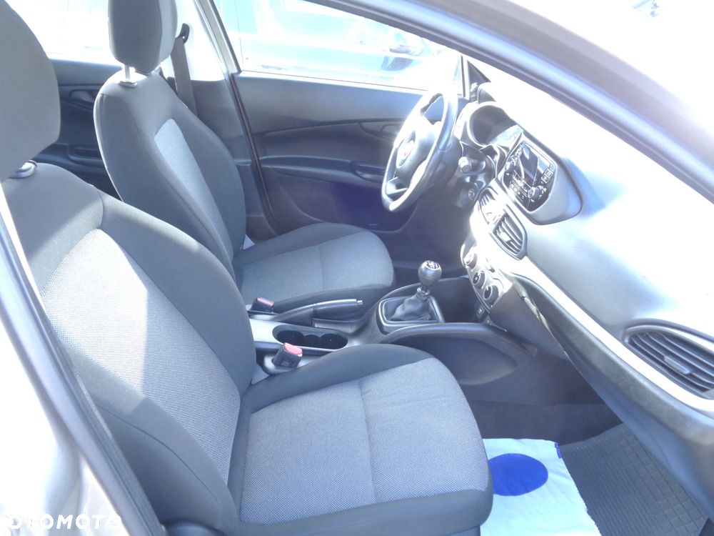 Fiat Tipo - 12