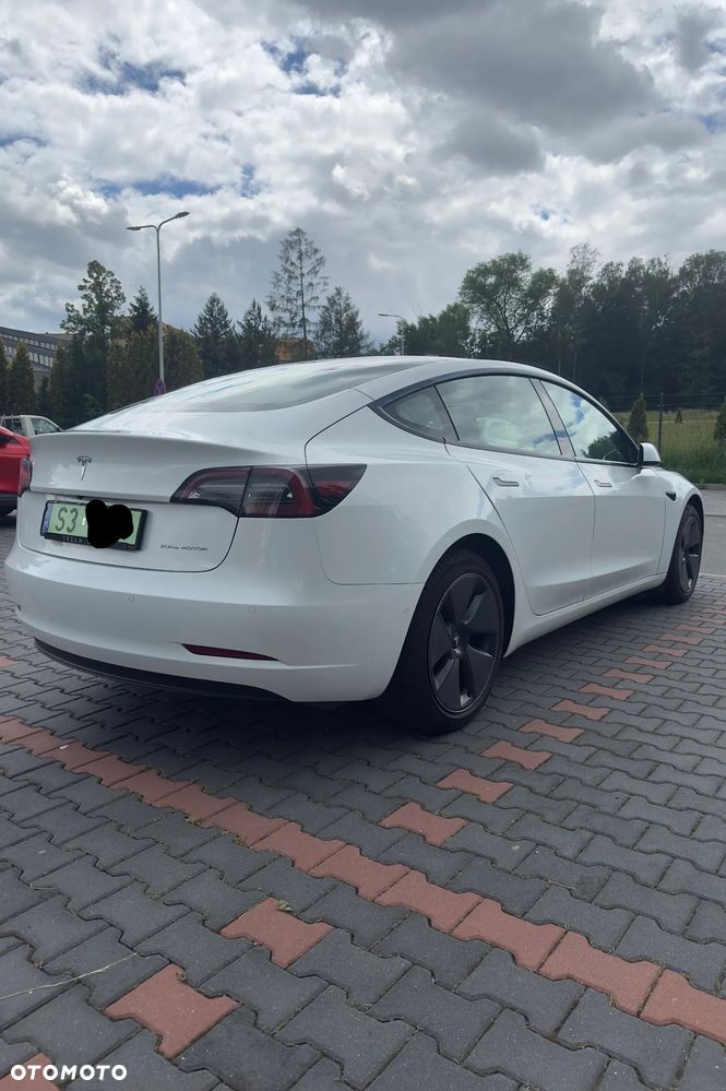 Tesla Model 3 - 5