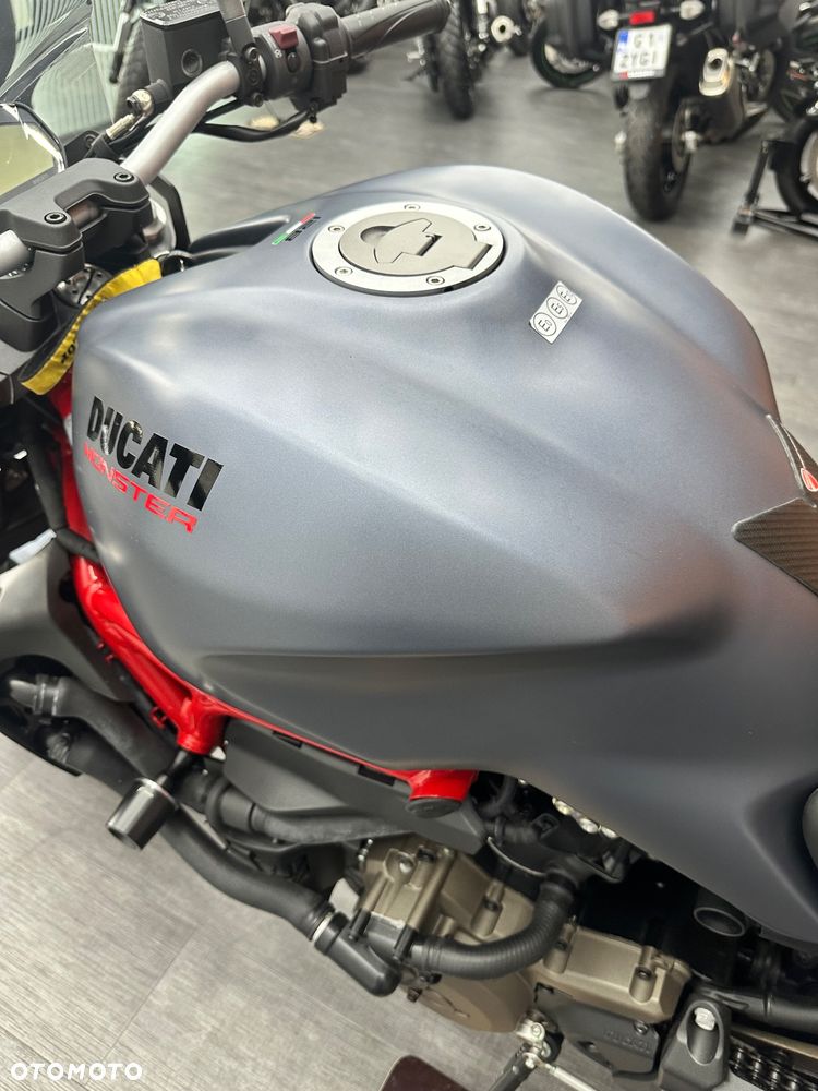 Ducati Monster - 22