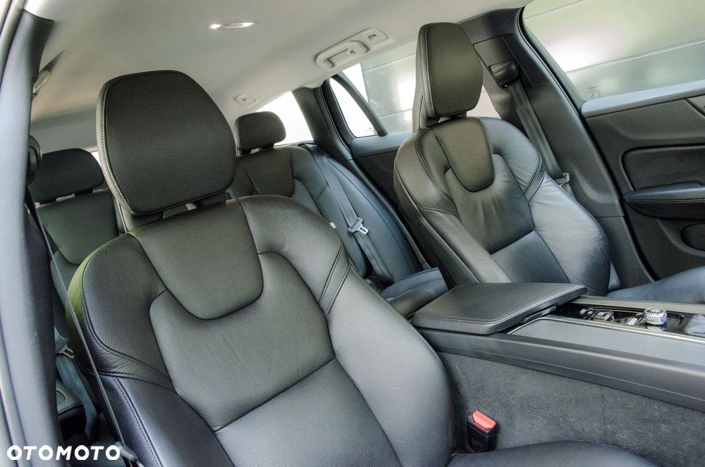 Volvo V60 T4 Geartronic Momentum Pro - 17