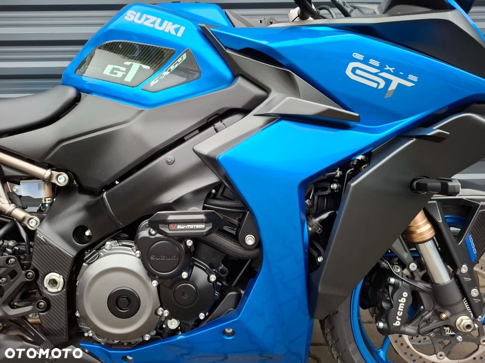 Suzuki GSX - 17