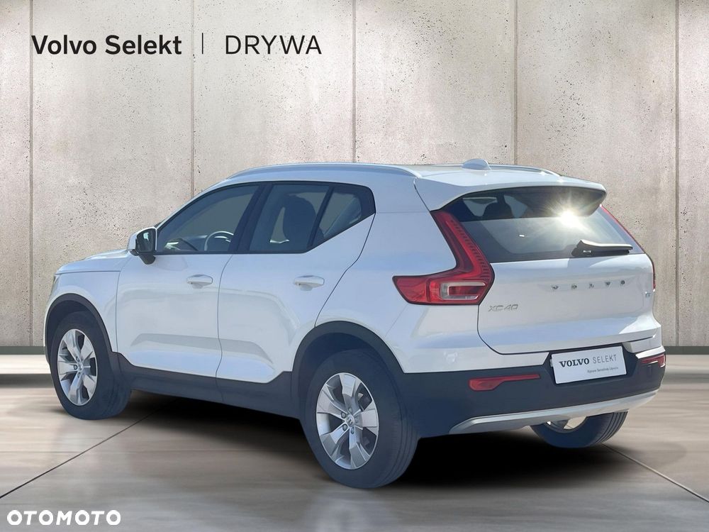 Volvo XC 40 T3 Momentum Pro - 4