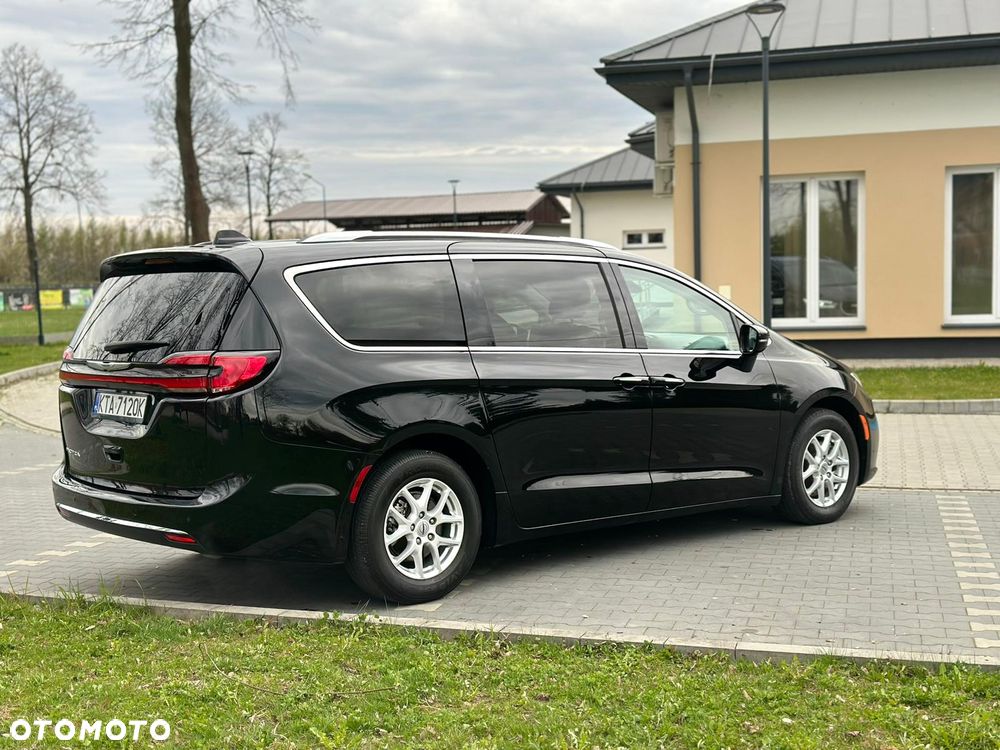 Chrysler Pacifica - 12