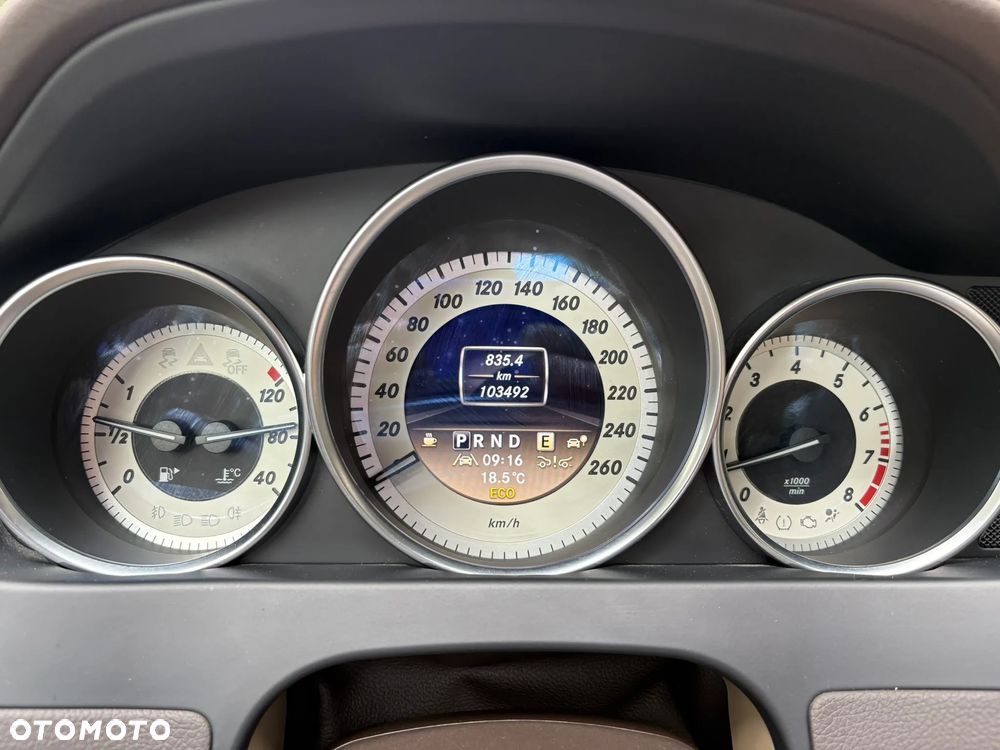 Mercedes-Benz Klasa C 180 T BlueEFFICIENCY 7G-TRONIC Elegance - 18