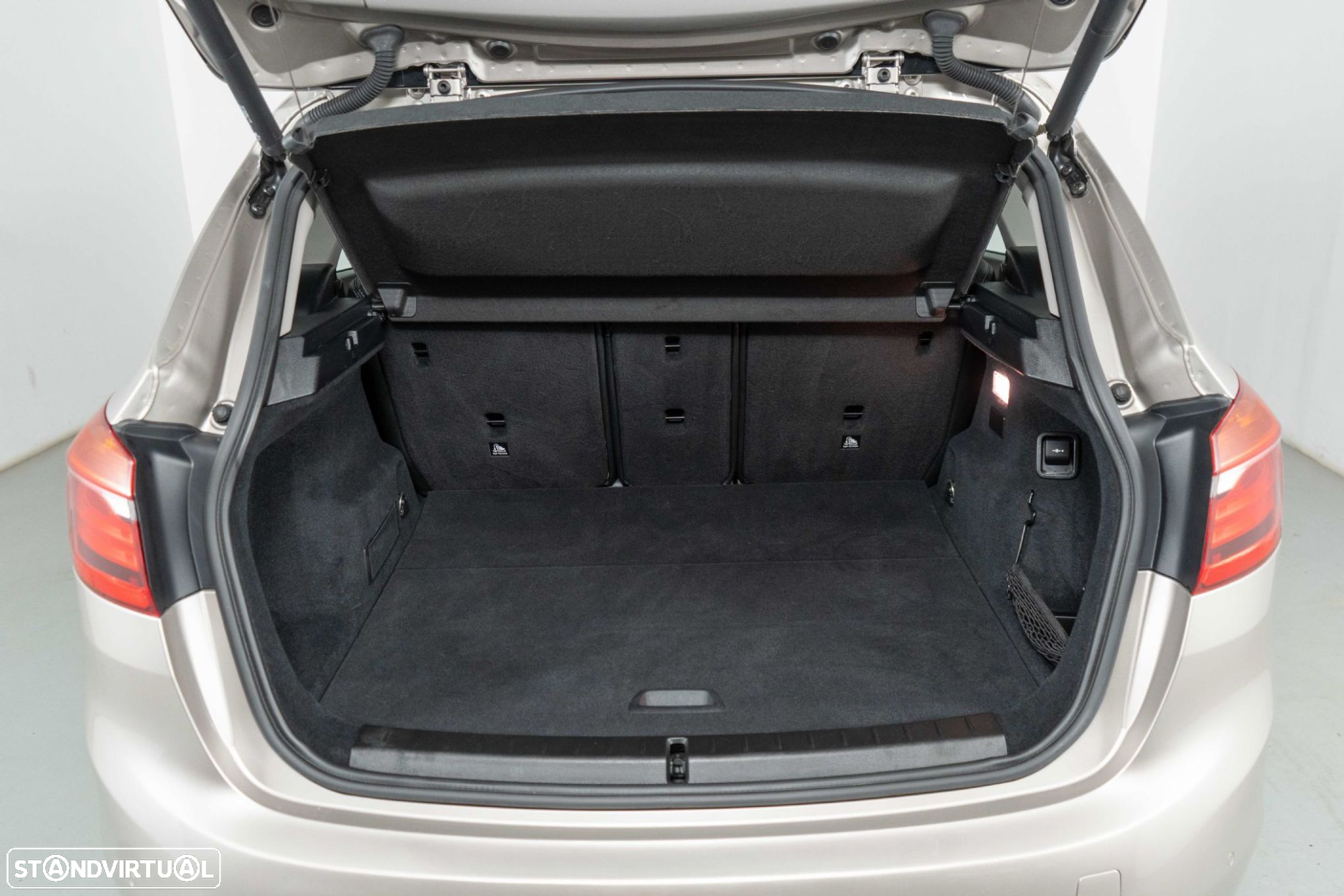 BMW 225xe Active Tourer Line Luxury - 12