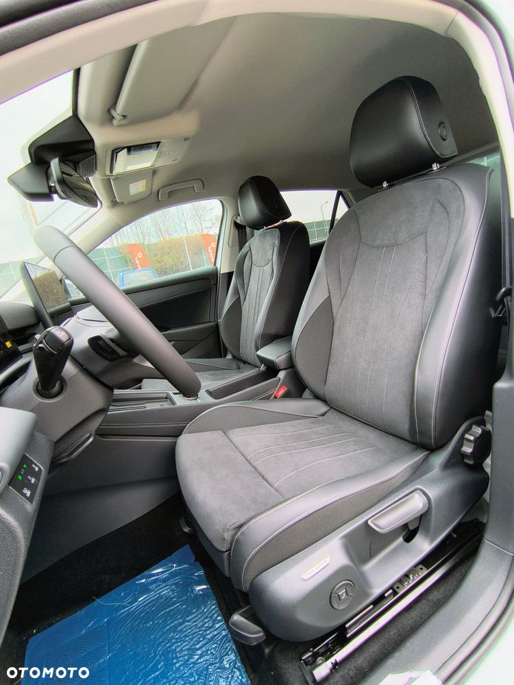 Volkswagen T-Roc - 10