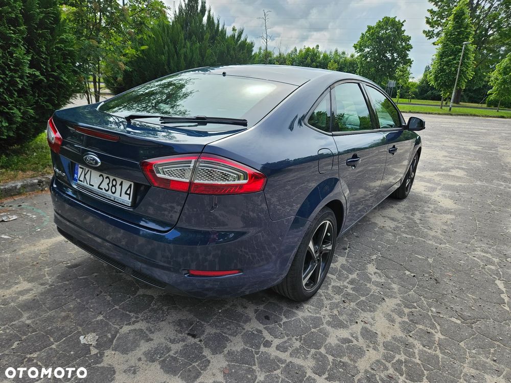 Ford Mondeo 2.0 Ambiente - 11