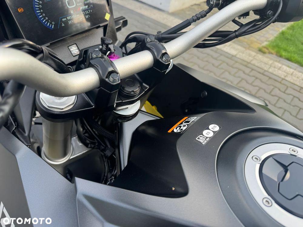 Suzuki V-STROM - 33