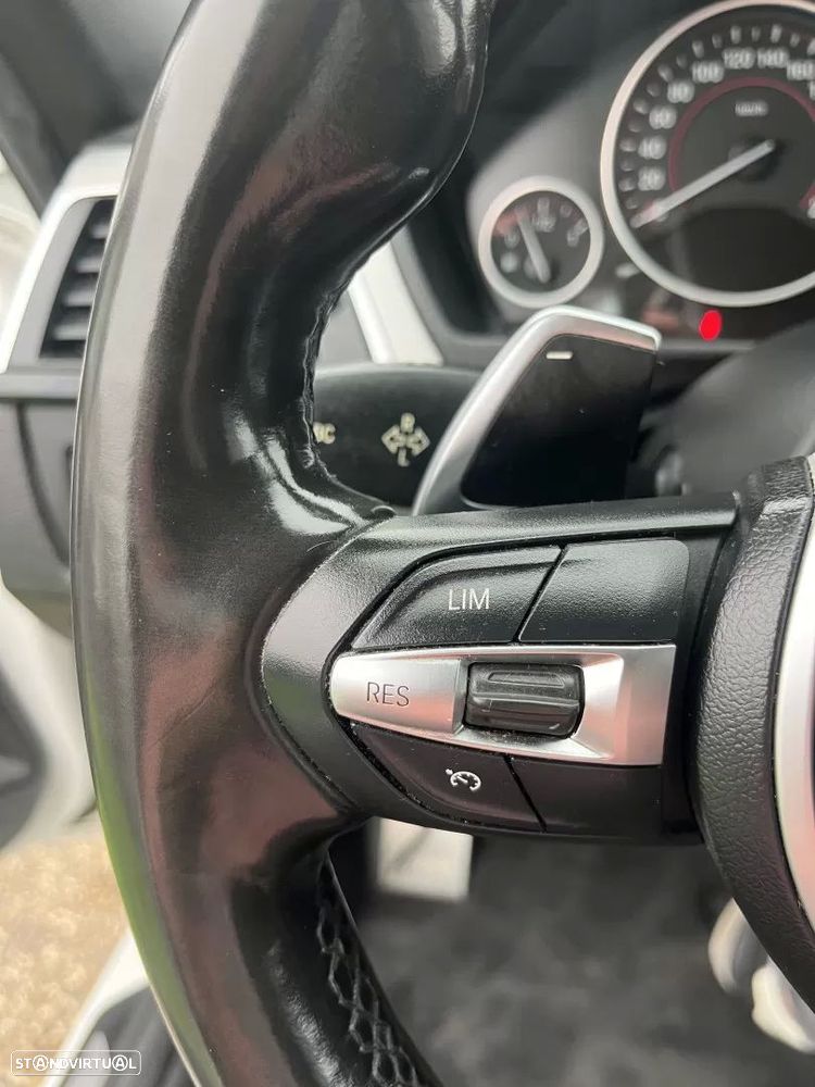 BMW 320 i Pack M Auto - 33