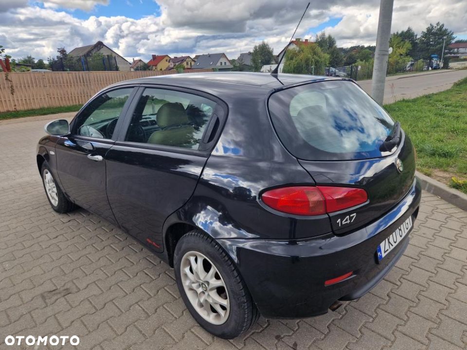 Alfa Romeo 147 1.6 T.S Impression - 3