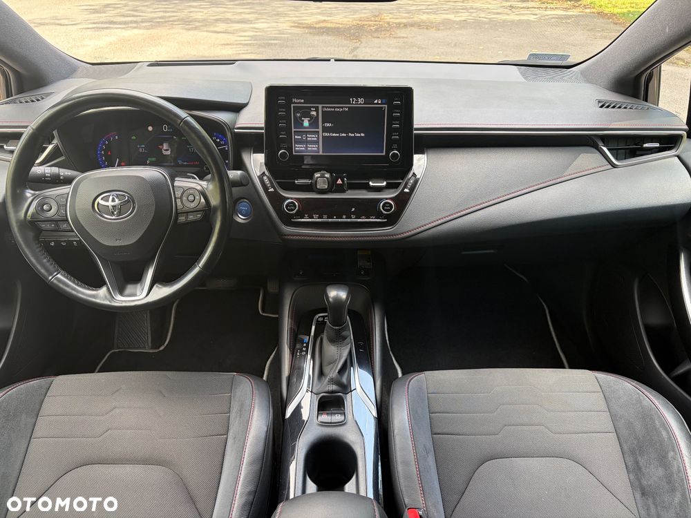 Toyota Corolla 2.0 Hybrid Executive - 11