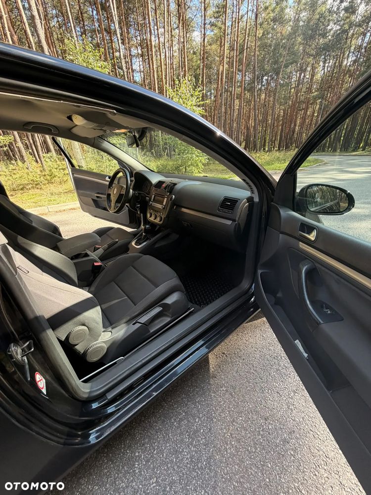 Volkswagen Golf 2.0 TDI Comfortline DSG - 6