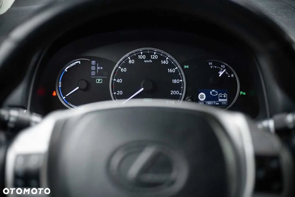 Lexus CT 200h Impression Line - 16
