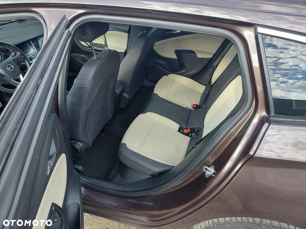 Opel Astra 2018 photo 4