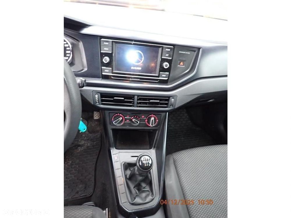 Volkswagen Polo - 17