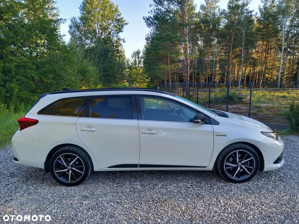 Toyota Auris Hybrid 135 Selection - 8