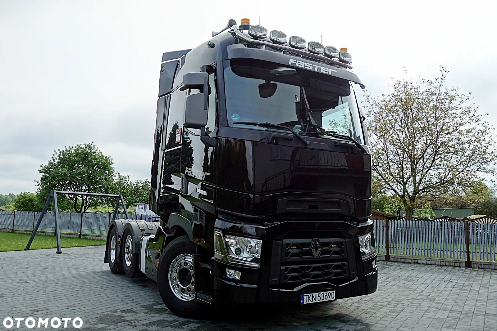 Renault GAMA T520 PUSCHER DMC 70T OŚ SKRĘTNA PODNOSZONA WYSOKA KABINA ALUFELGI KLIMA POSTOJOWA - 1
