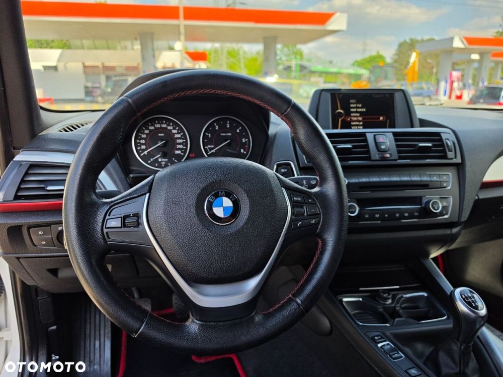 BMW Seria 1 - 32
