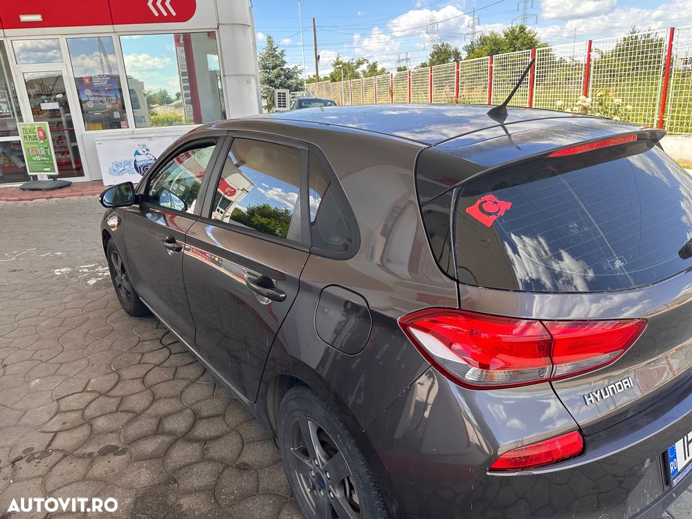 Hyundai i30 1.4 100CP 5DR M/T Comfort+ - 8