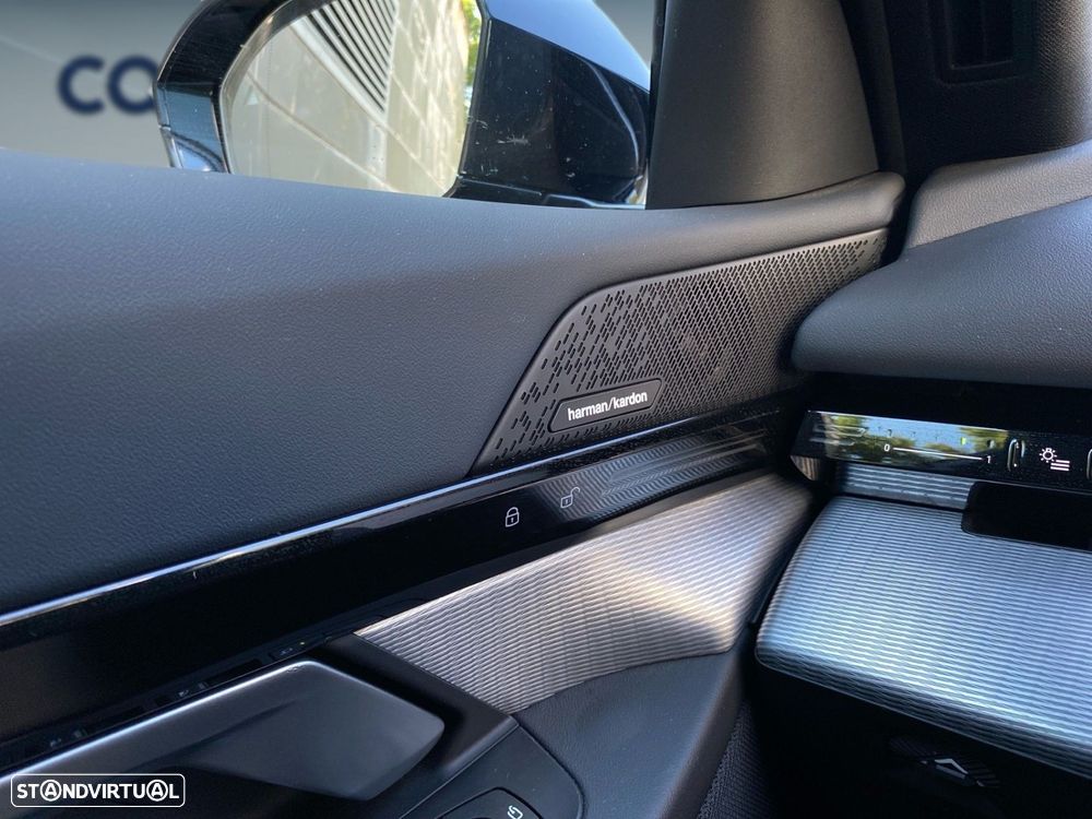 BMW 520 d Pack Desportivo M Pro - 17