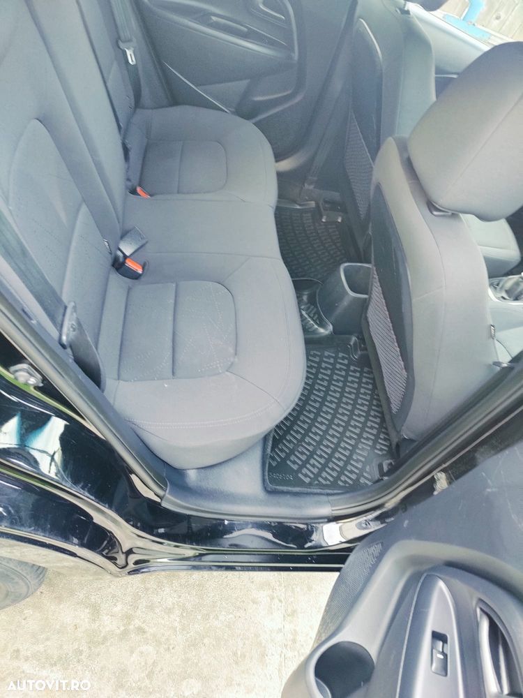 Kia Rio 1.4 Spirit - 8