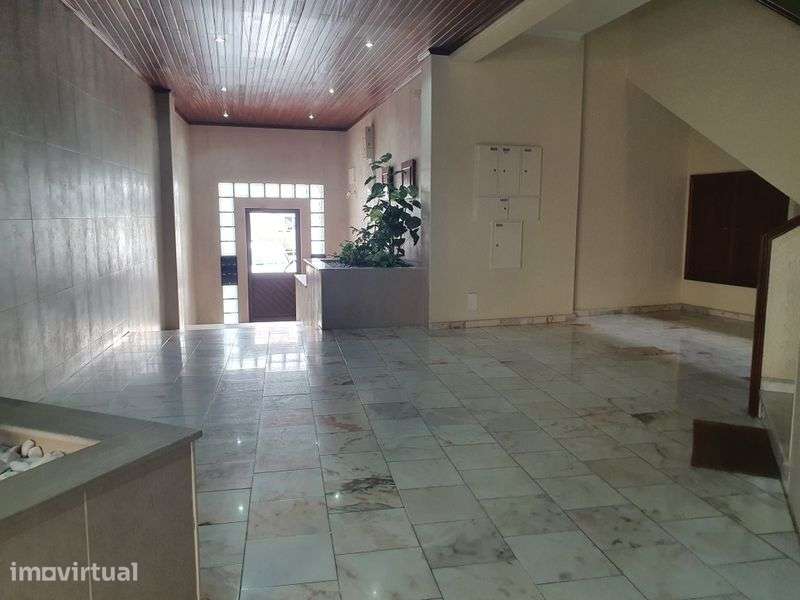 Apartamento t3 com pequeno terraço - Grande imagem: 3/5