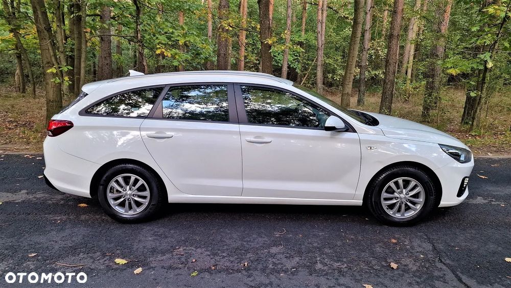 Hyundai i30 1.6 D Classic + - 6