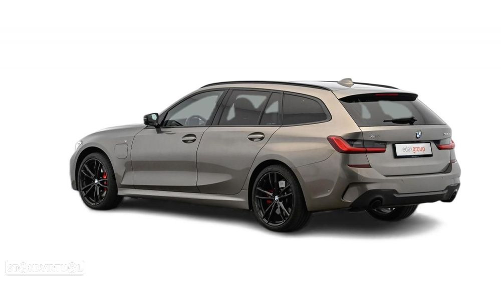 BMW 330 e Pack Desportivo M Auto - 2