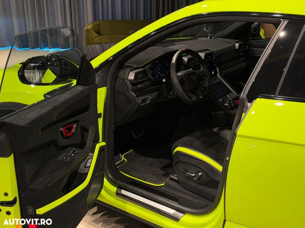 Lamborghini URUS - 13